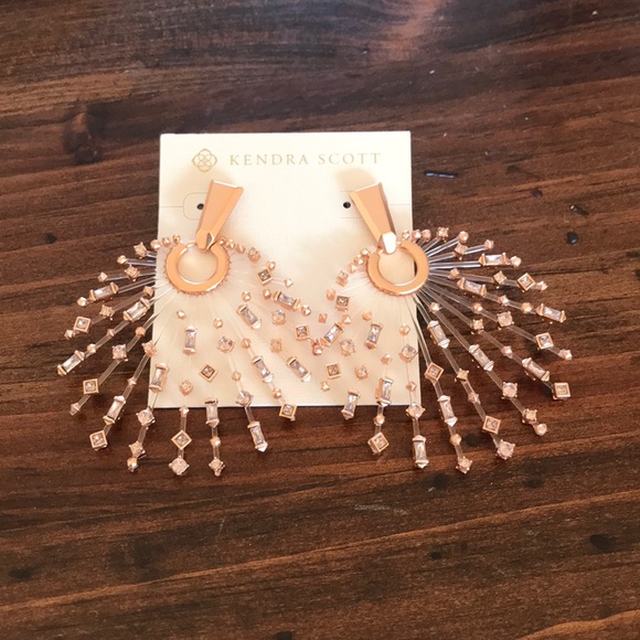Kendra Scott Jewelry - NWOT Kendra Scott Fabia Earrings in Rose Gold